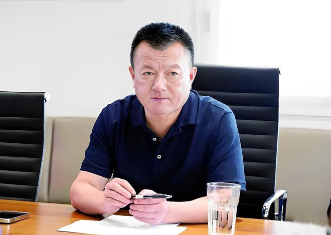 晓坐拥身价4770亿一位外地老板闯进前三