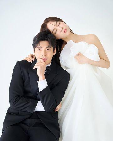 韩女星惊喜宣布「怀孕了」夫妇天天祈祷AG真人娱乐嫁小6岁尪2年！44岁(图1)